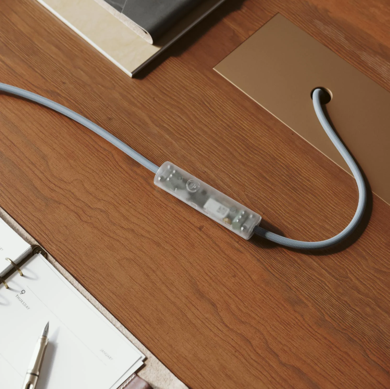 Dimmer universal com botão de pressão e ligação à terra para lâmpadas incandescentes e LED dimerizáveis - Transparente