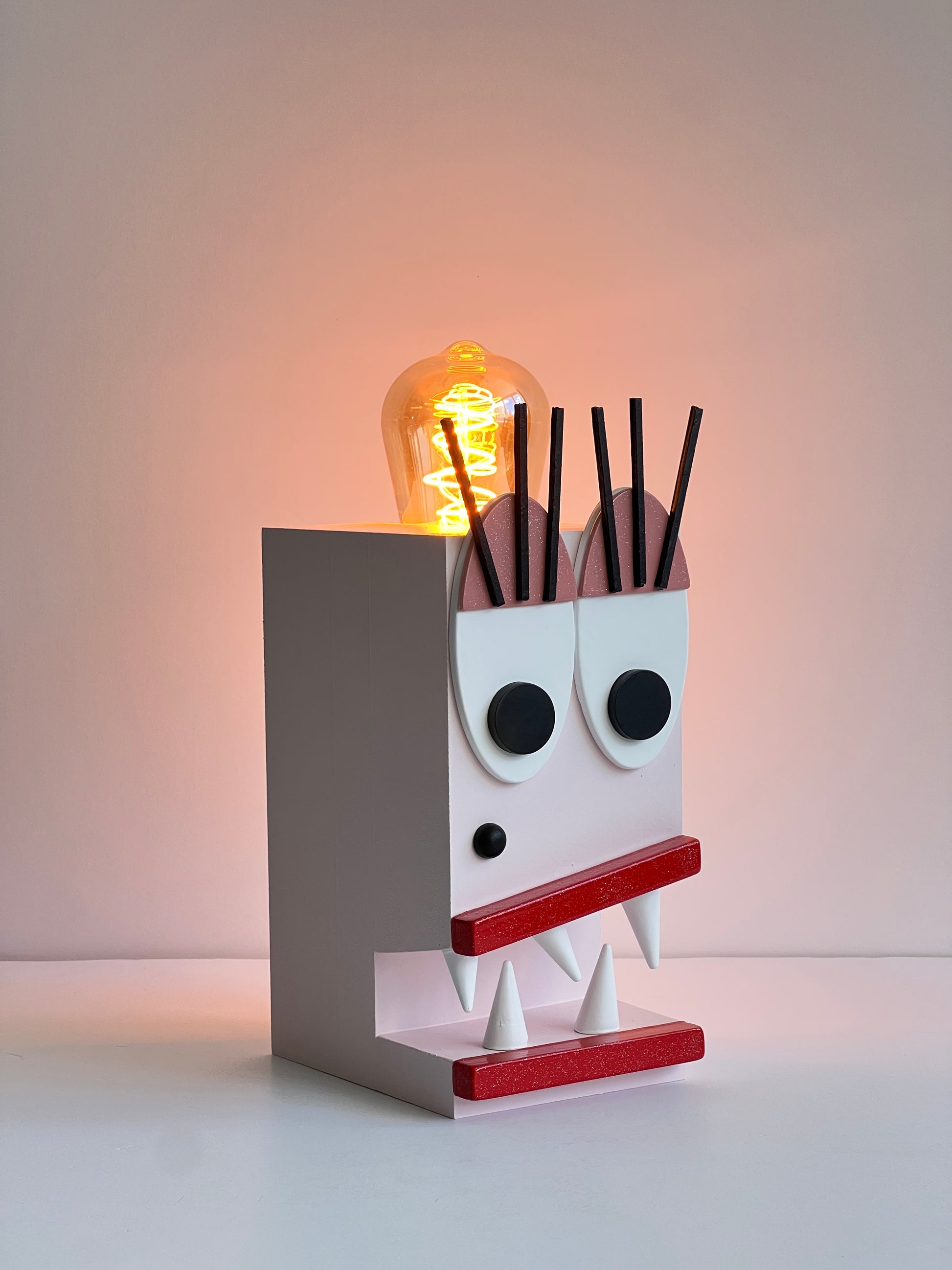 spoOoOoOky LAMP