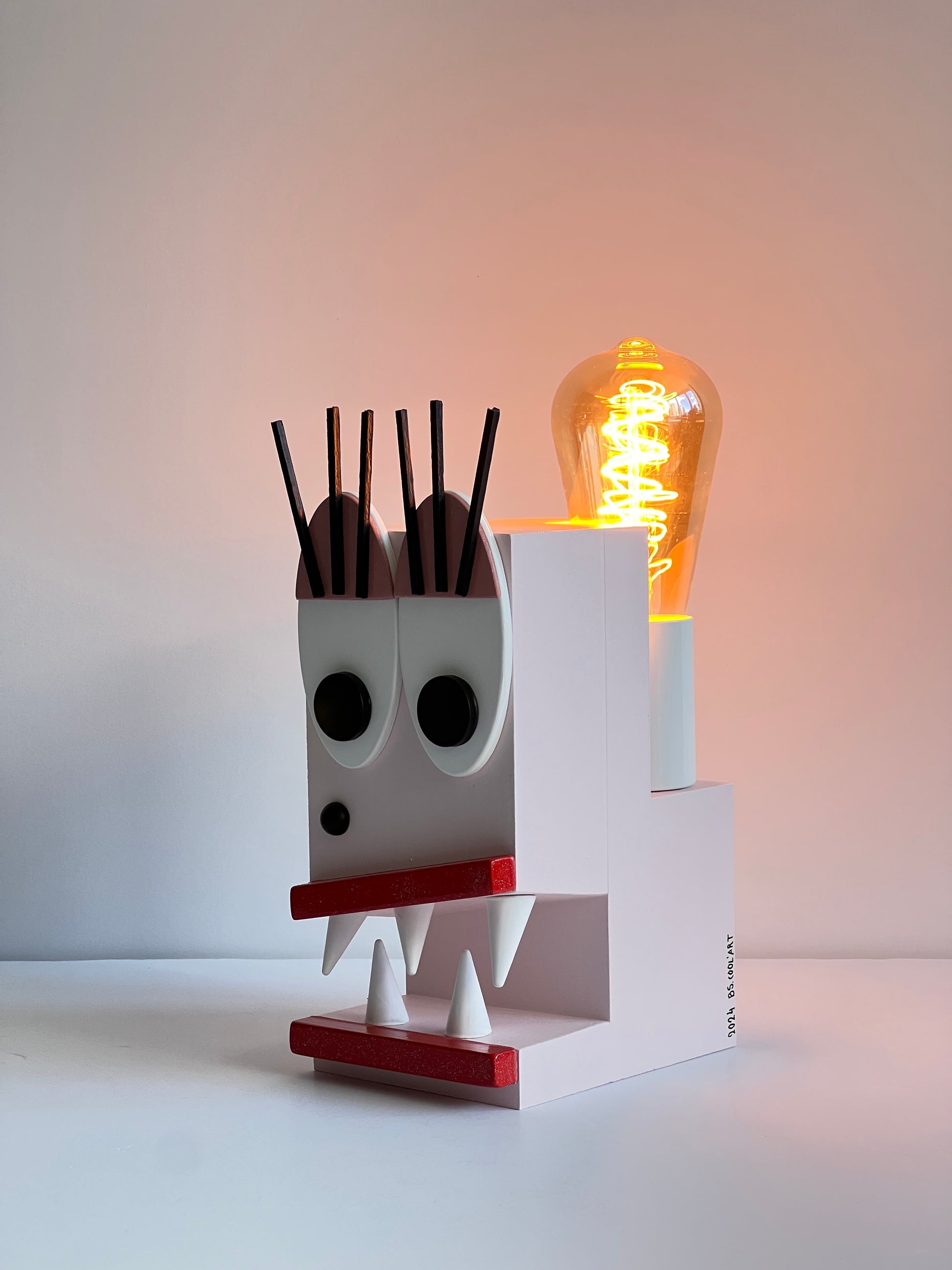 spoOoOoOky LAMP