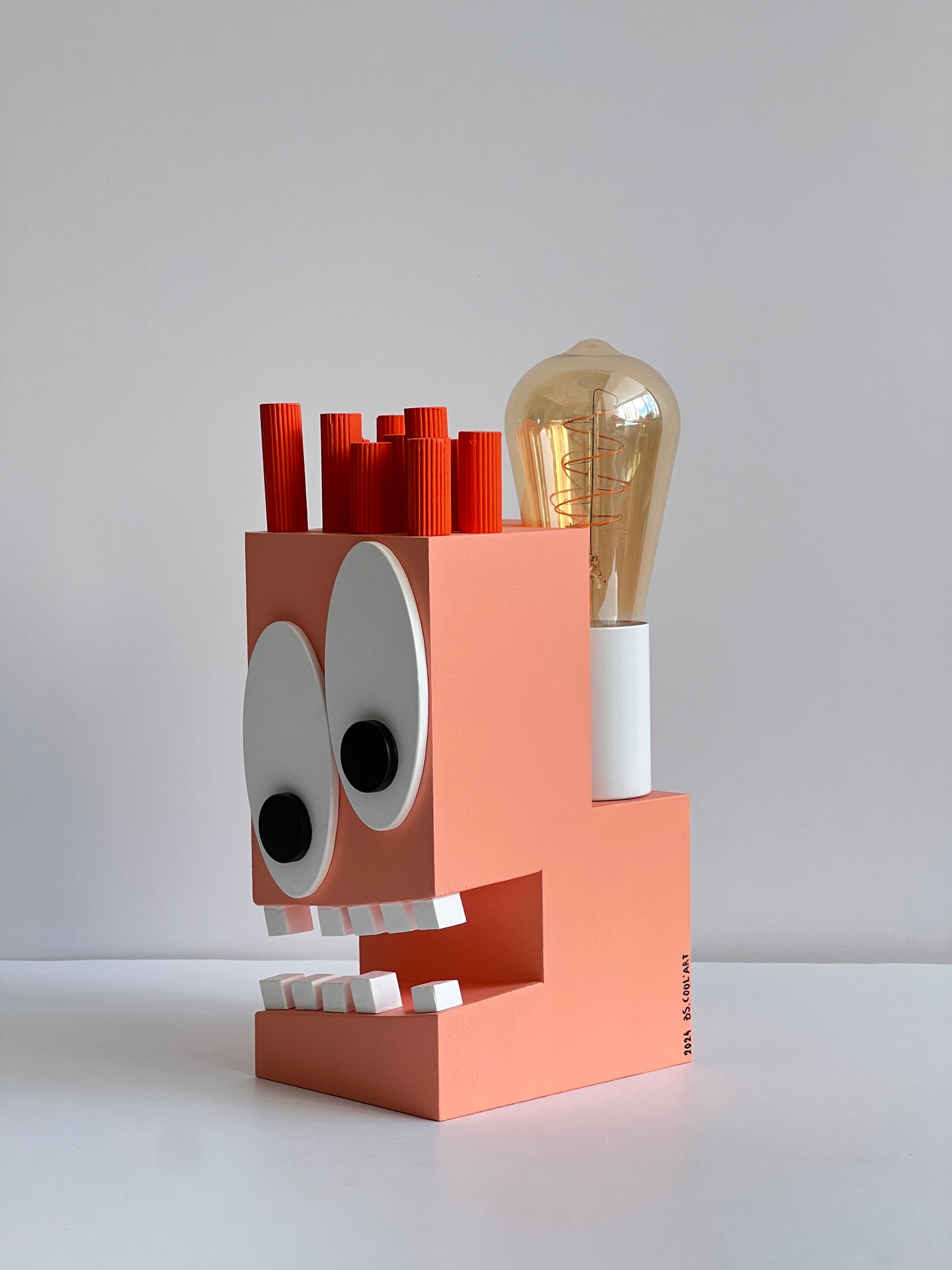 spoOoOoOky LAMP