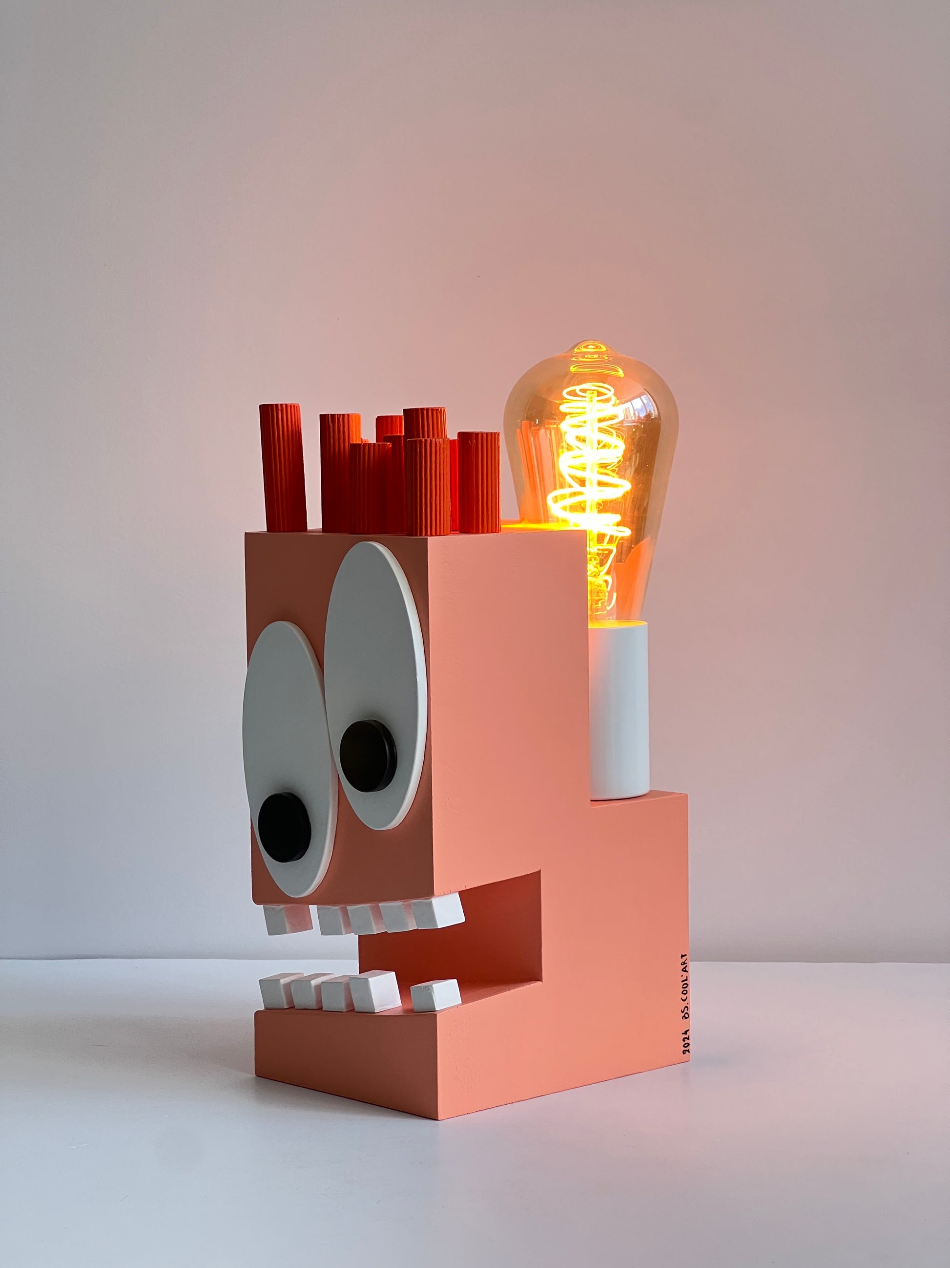 spoOoOoOky LAMP
