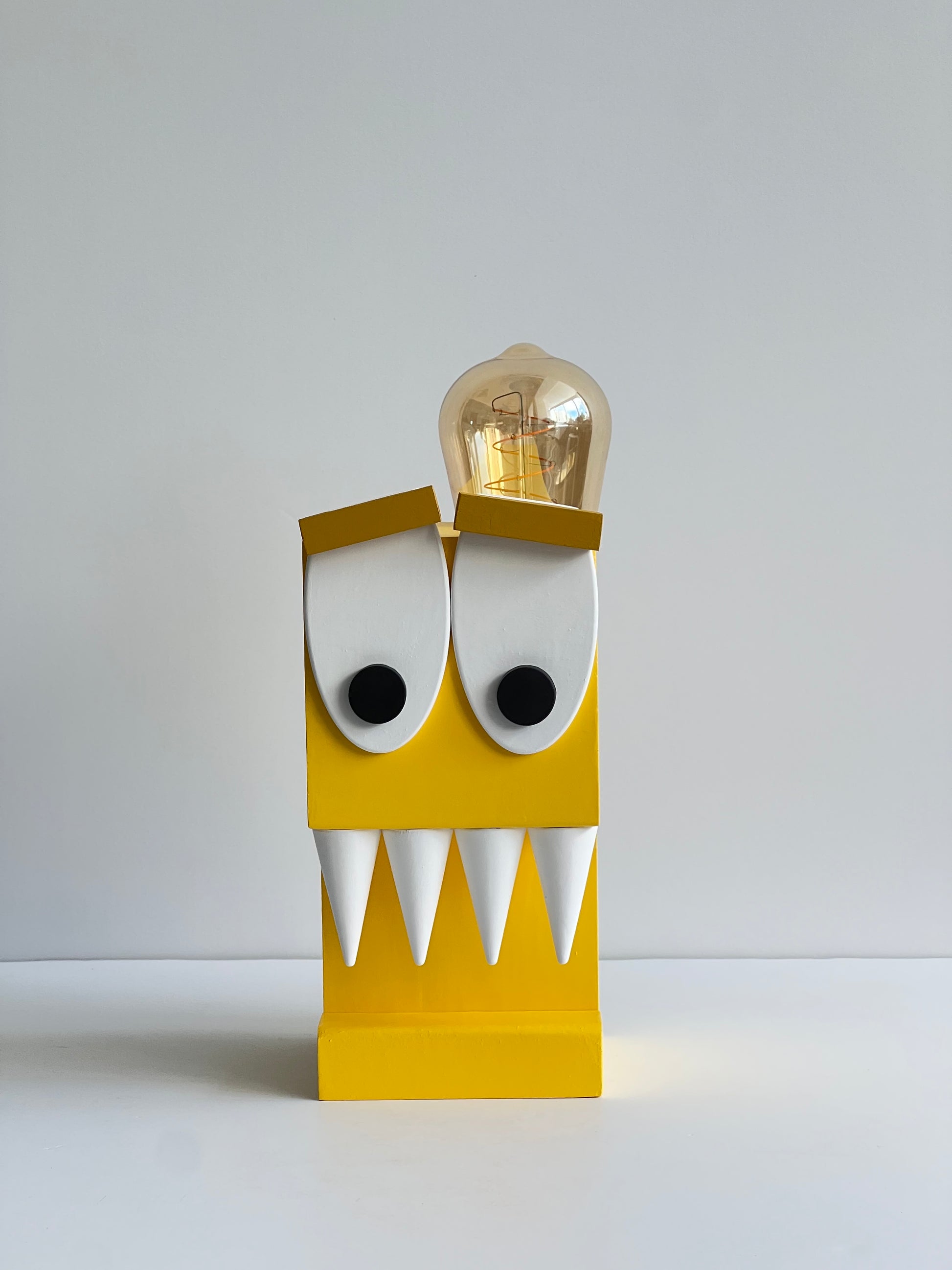 spoOoOoOky LAMP