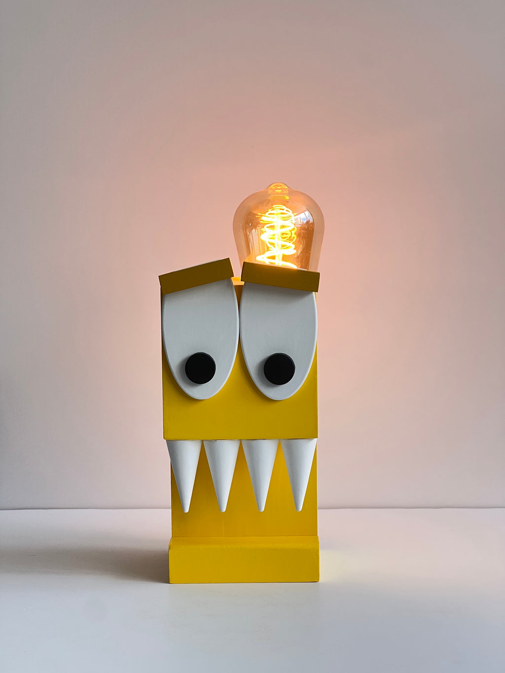 spoOoOoOky LAMP