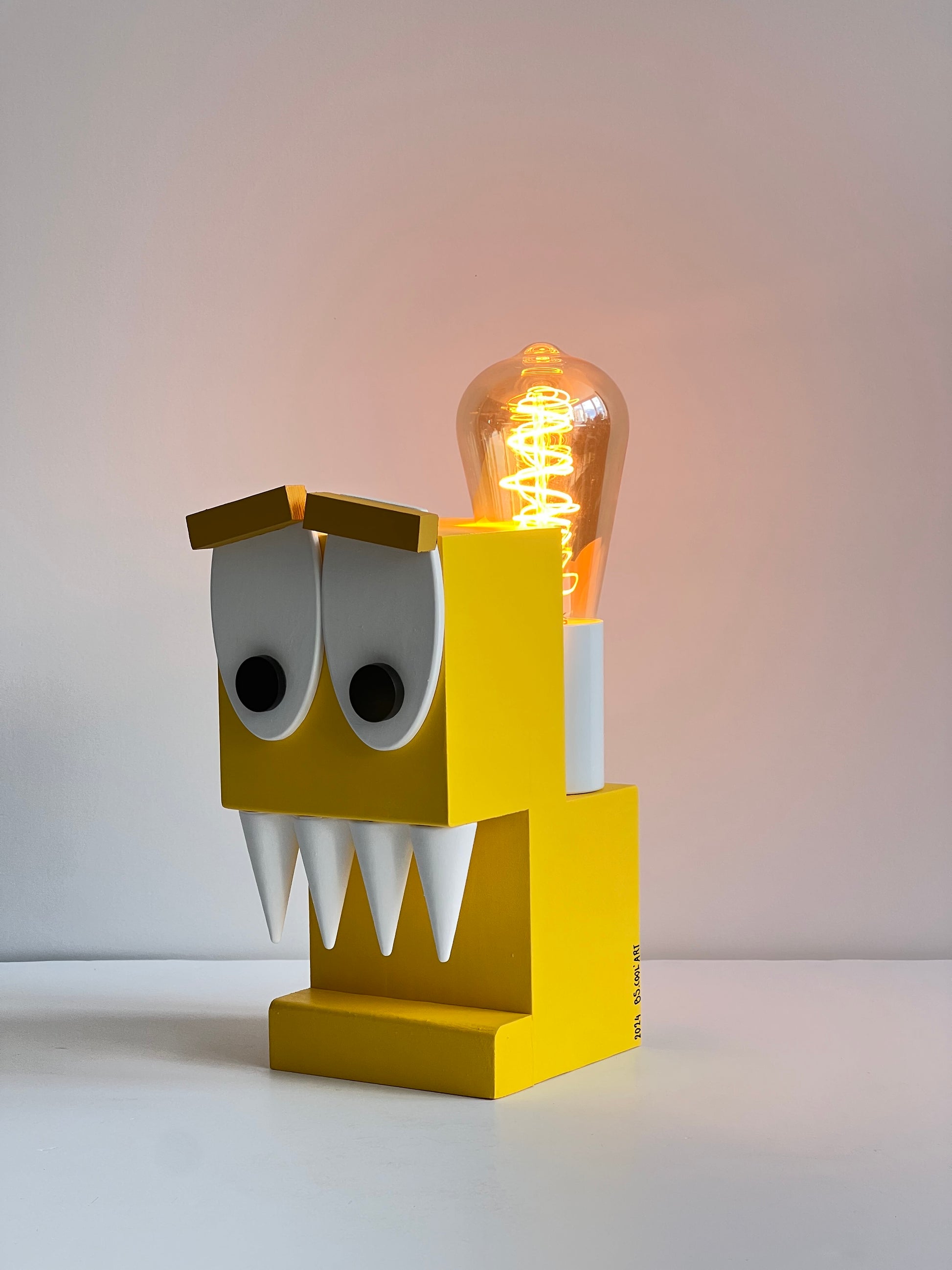 spoOoOoOky LAMP