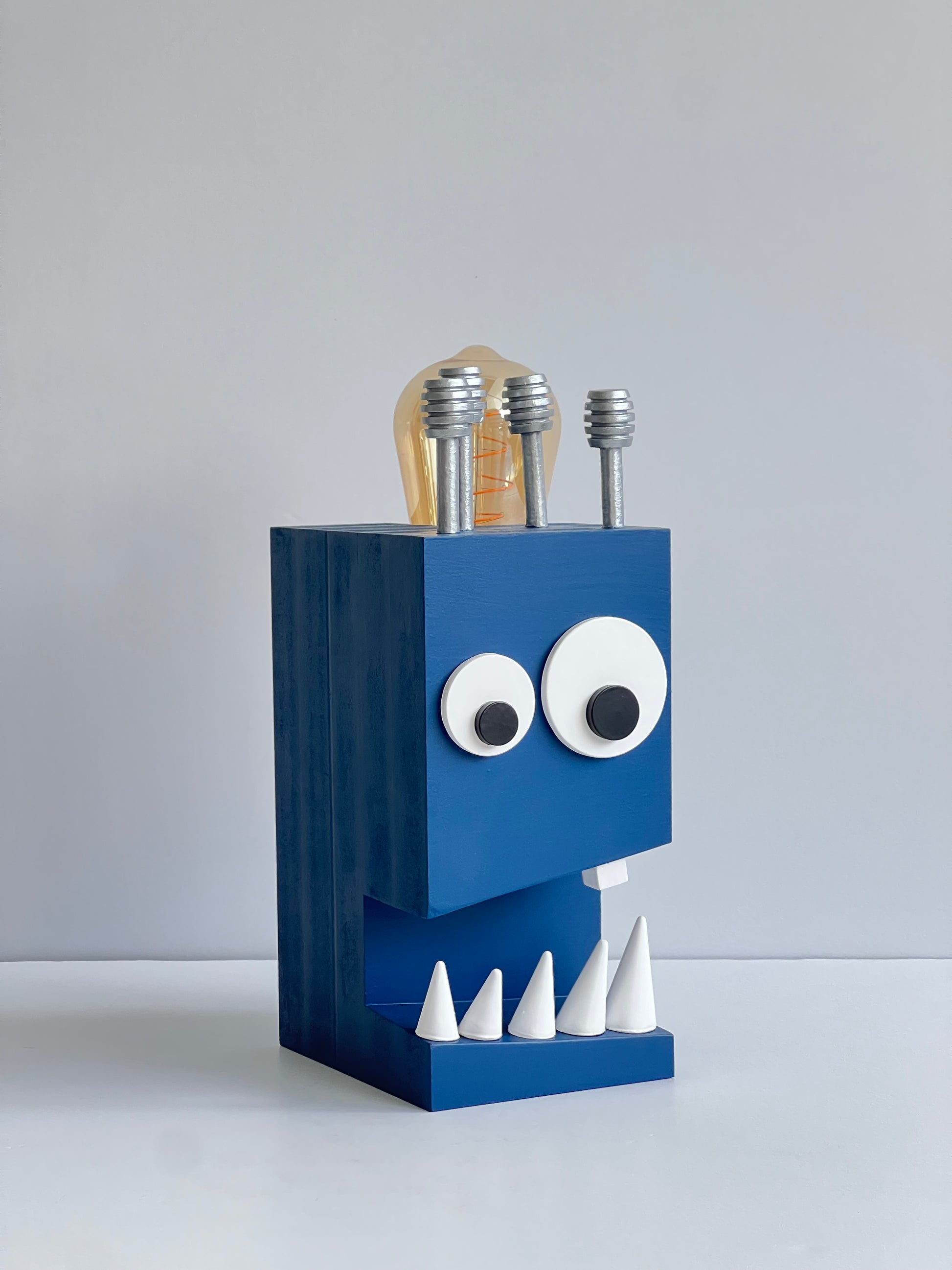 spoOoOoOky LAMP