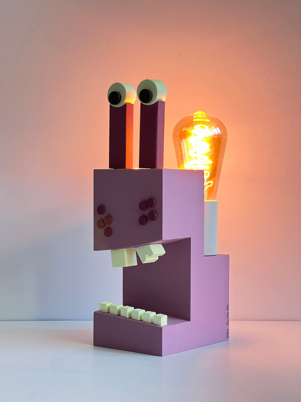 spoOoOoOky LAMP