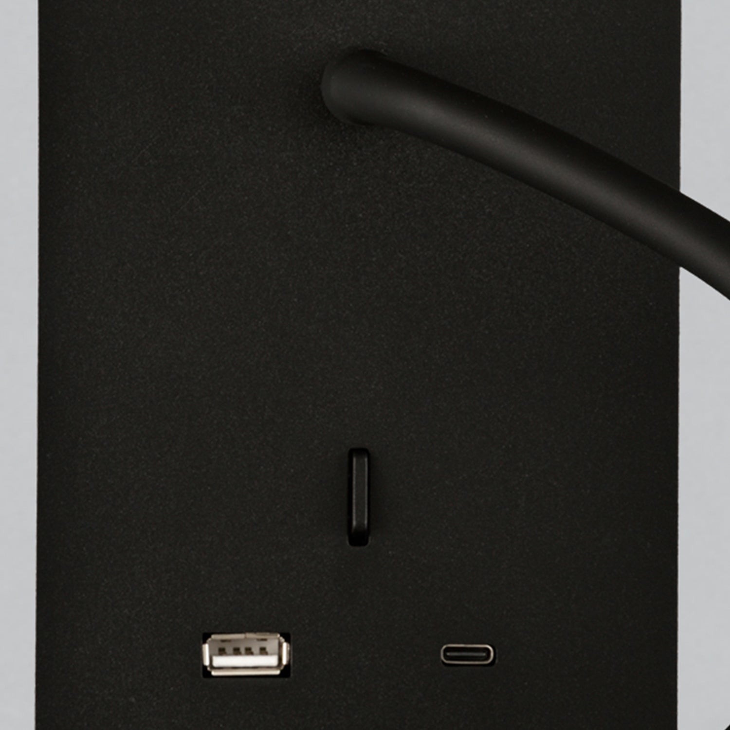 Senda Aplique de Parede de Leitura Direcionável e com porta USB