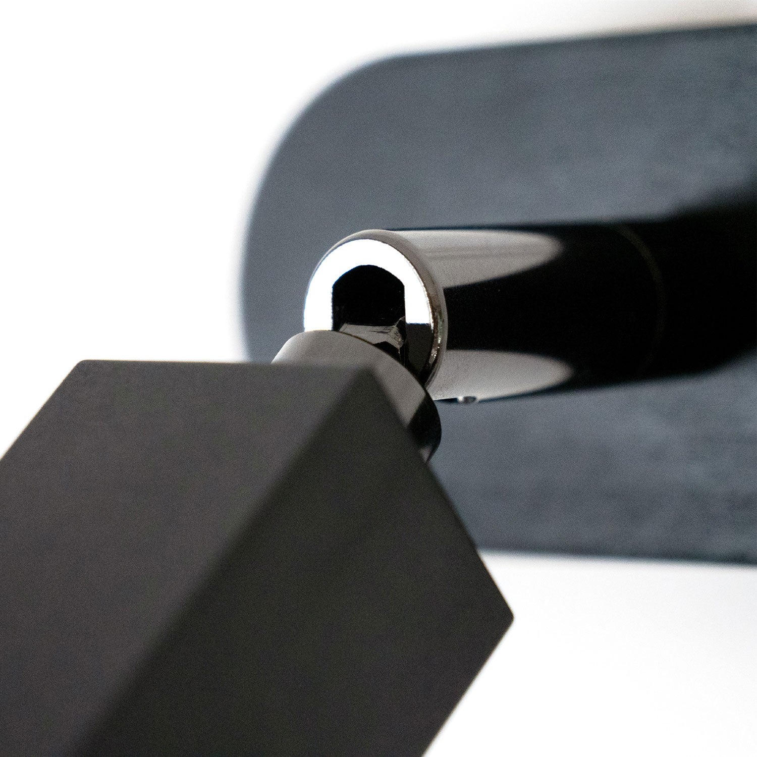 Junta de metal ajustável