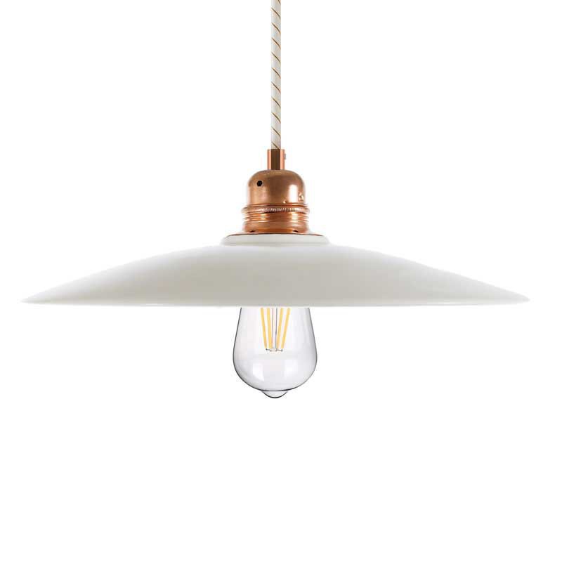Luminária pendente com cabo têxtil, cúpula de cerâmica Dish e detalhes em metal